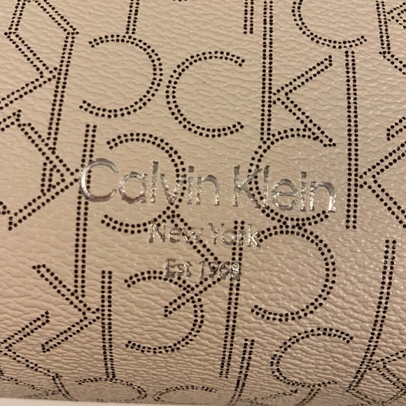 👜 CALVIN KLEIN TOTE BAG 👜 - Picture 2 of 11